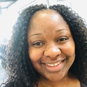 Meet your Posher, Lorraine